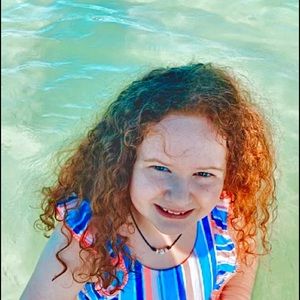 Meet your Posher, Rachel🦔🍊🍓